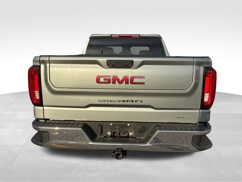 Used 2026 GMC Sierra 1500 SLT AWD/4WD image 4