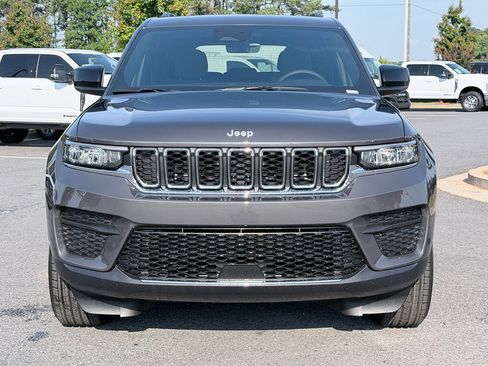 New 2026 Jeep Grand Cherokee Laredo RWD image 3