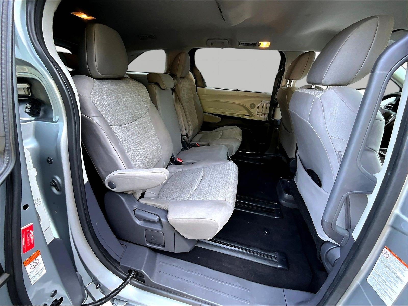 Used 2021 Toyota Sienna LE FWD image 25