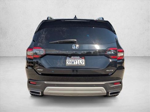 Used 2023 Honda Pilot Elite image 7