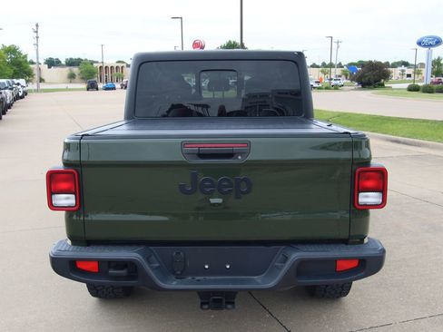 Used 2022 Jeep Gladiator Sport AWD/4WD image 16