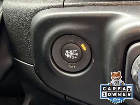 Used 2022 Jeep Wrangler Unlimited Sahara image 32