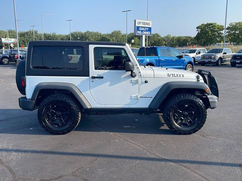 Used 2016 Jeep Wrangler Sport AWD/4WD image 6