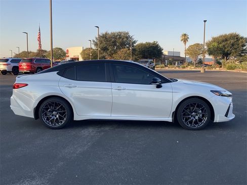 New 2026 Toyota Camry Hybrid image 4