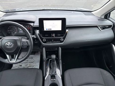 Used 2024 Toyota Corolla Cross LE image 23