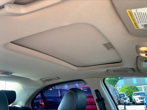 Used 2011 Ford Fusion SEL w/ 302A Rapid Spec Order Code FWD image 12