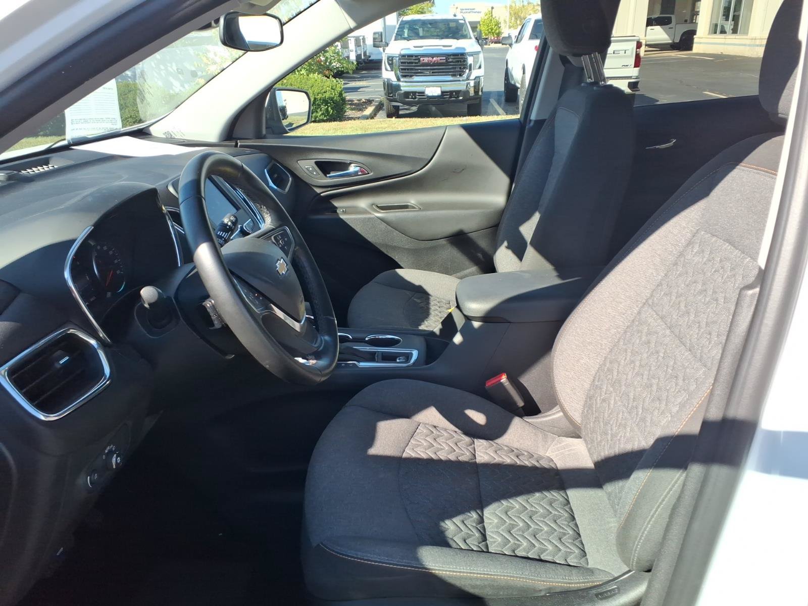 Used 2023 Chevrolet Equinox LT FWD image 25