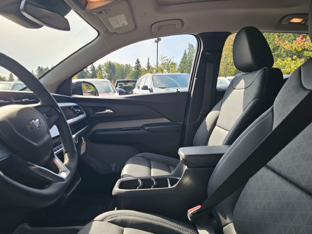 New 2027 Chevrolet Bolt LT w/ Dual Panel Sunroof Package FWD image 24