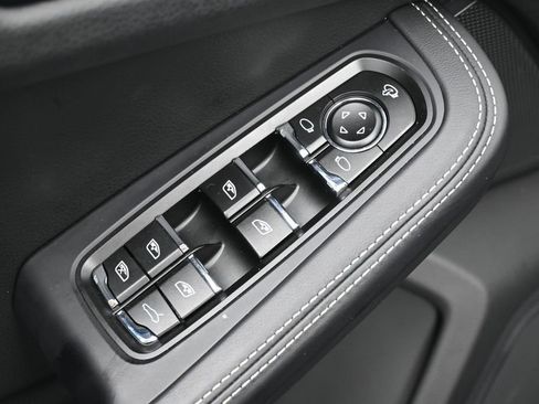 Used 2025 Porsche Macan GTS AWD/4WD image 15