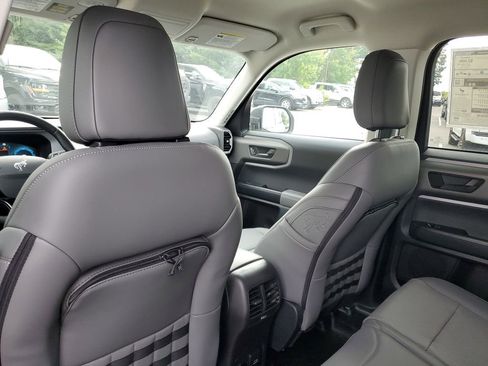 Used 2025 Ford Bronco Sport Badlands image 28