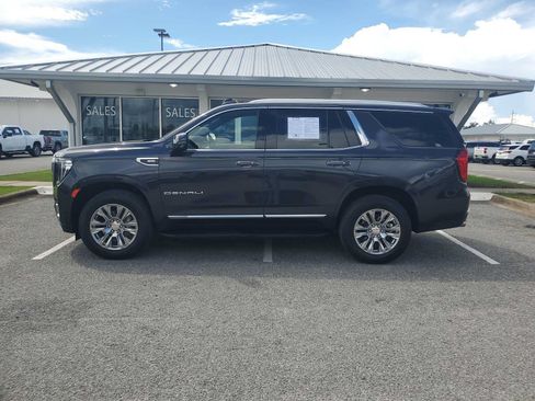Used 2023 GMC Yukon Denali w/ Advanced Technology Package AWD/4WD image 2
