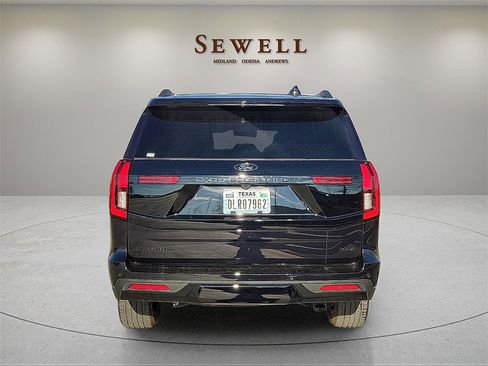 Used 2025 Ford Expedition Max Platinum w/ Stealth Appearance Package image 4