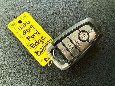 Certified 2019 Ford Edge Titanium w/ Cold Weather Package image 29