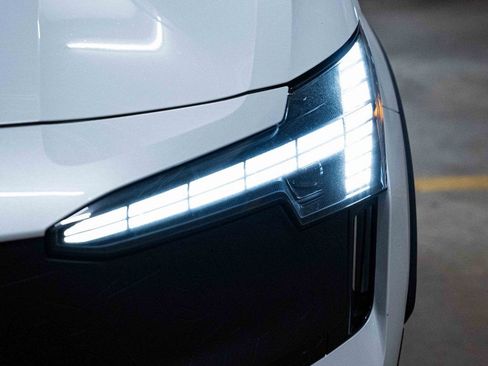 New 2026 Volvo EX30 Cross Country Ultra image 3