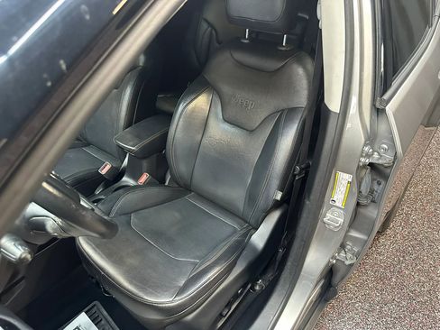 Used 2018 Jeep Compass Limited image 19