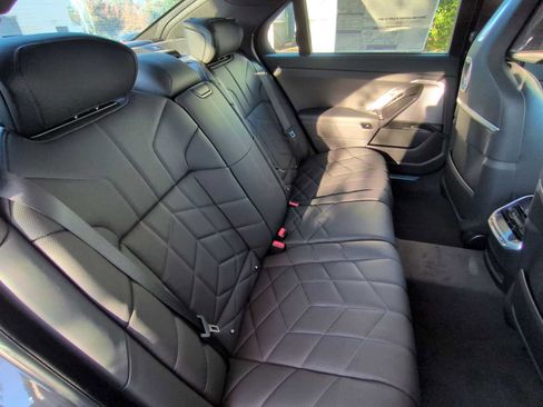 Used 2025 BMW i7 eDrive50 RWD image 22
