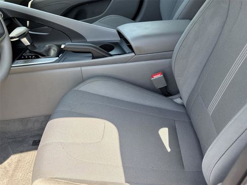 Used 2023 Hyundai Elantra SE FWD image 12
