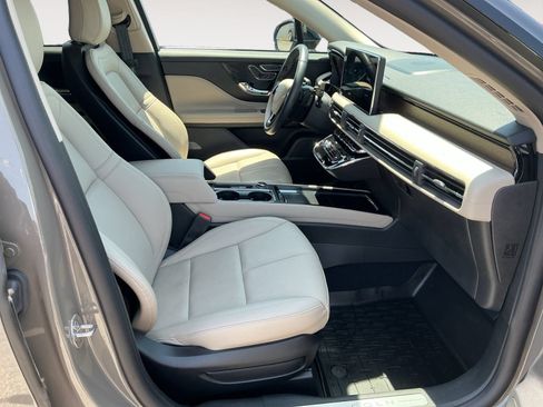 New 2026 Lincoln Corsair Reserve FWD image 15