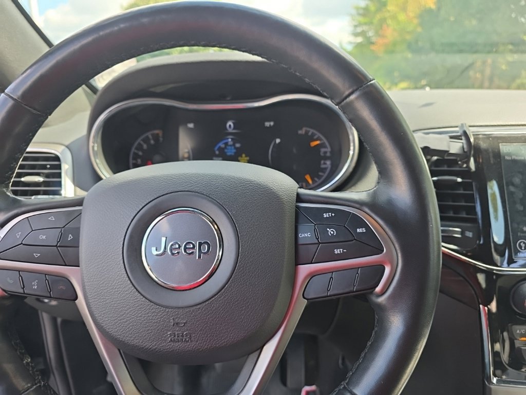 Used 2021 Jeep Grand Cherokee Laredo X AWD/4WD image 24