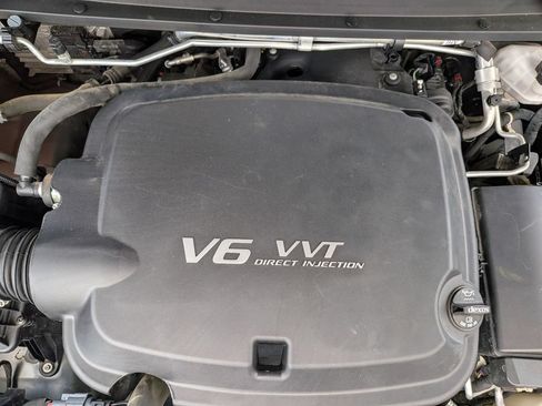 Used 2021 Chevrolet Colorado Z71 w/ Safety Package AWD/4WD image 12