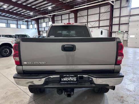 Used 2007 Chevrolet Silverado 2500 LT w/ Heavy-Duty Power Package image 8