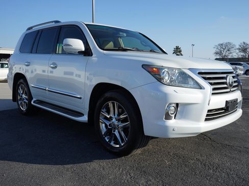 Used 2014 Lexus LX 570 4WD image 7