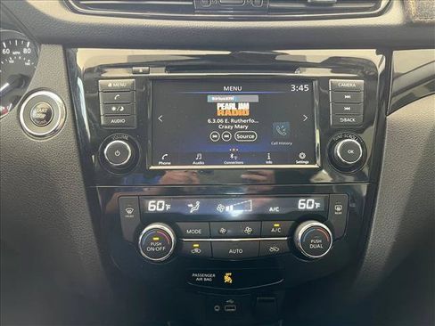 Used 2021 Nissan Rogue Sport SV FWD image 12