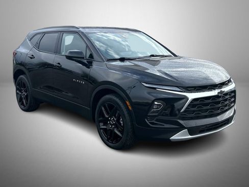 Certified 2023 Chevrolet Blazer LT w/ Convenience Package image 3