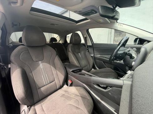 Used 2021 Hyundai Elantra SEL w/ Convenience + Premium Package FWD image 13