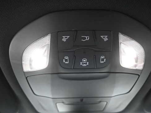 Used 2020 Chrysler Pacifica Touring w/ Advanced Safetytec Group FWD image 31