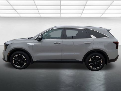 Used 2025 Kia Sorento S FWD image 26