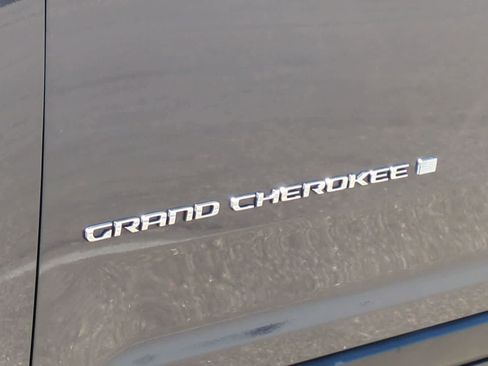 Certified 2023 Jeep Grand Cherokee L Limited w/ Luxury Tech Group II AWD/4WD image 13