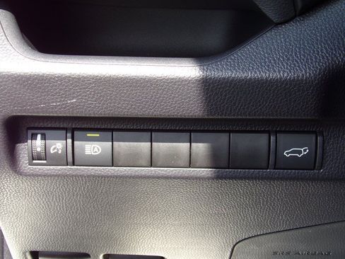 Used 2025 Toyota RAV4 XLE w/ Convenience Package FWD image 40