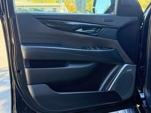 Used 2020 Cadillac Escalade ESV Platinum image 16