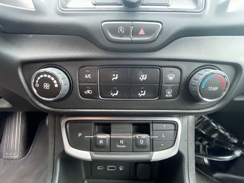 Used 2024 GMC Terrain SLE AWD/4WD image 13