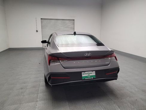 Used 2024 Hyundai Elantra Blue FWD image 6