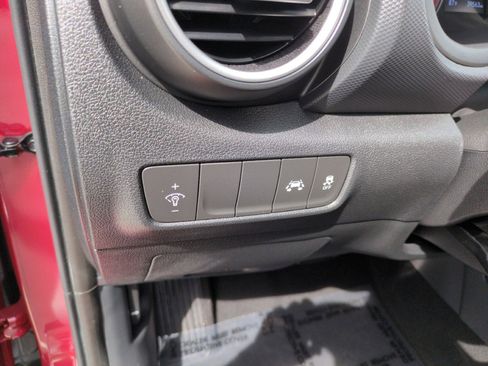 Used 2020 Hyundai Kona SE FWD image 16