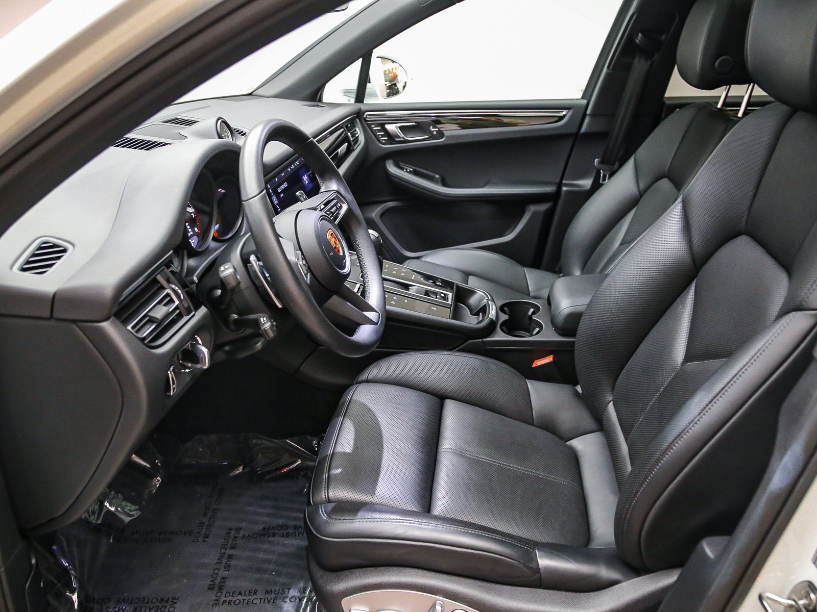 Certified 2026 Porsche Macan AWD/4WD image 22