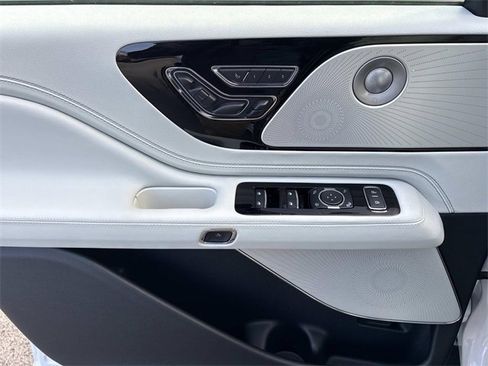 New 2026 Lincoln Aviator Black Label w/ Jet Appearance Package image 21