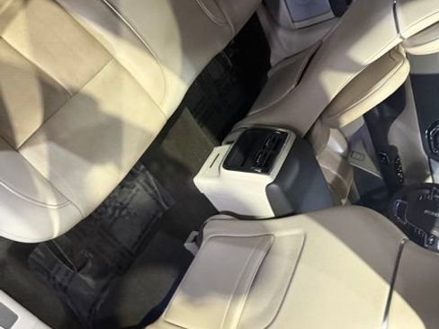 Used 2020 Lincoln Continental Reserve w/ Luxury Package AWD/4WD image 33