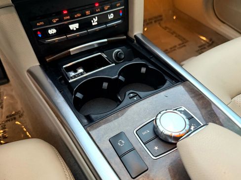 Used 2015 Mercedes-Benz E 350 4MATIC Sedan image 28