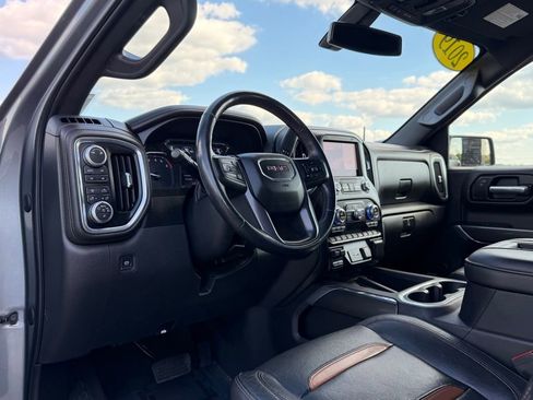 Used 2019 GMC Sierra 1500 AT4 w/ AT4 Premium Package AWD/4WD image 4