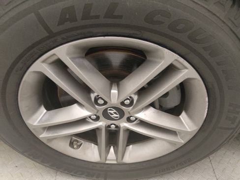 Used 2018 Hyundai Santa Fe Sport w/ 2.4L Value Package 02 FWD image 31
