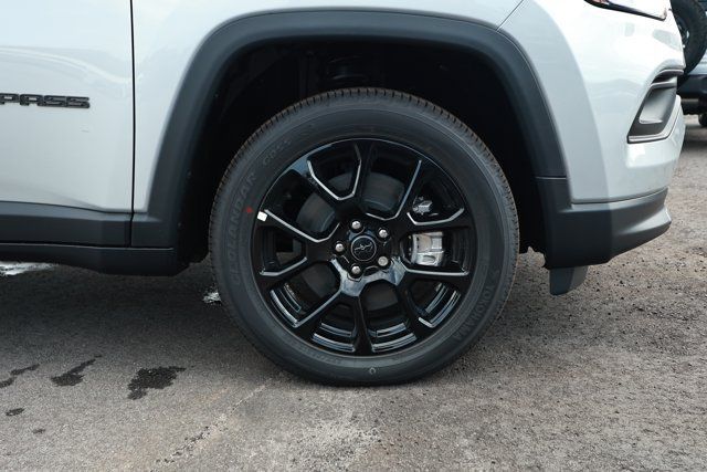New 2026 Jeep Compass Latitude AWD/4WD image 5