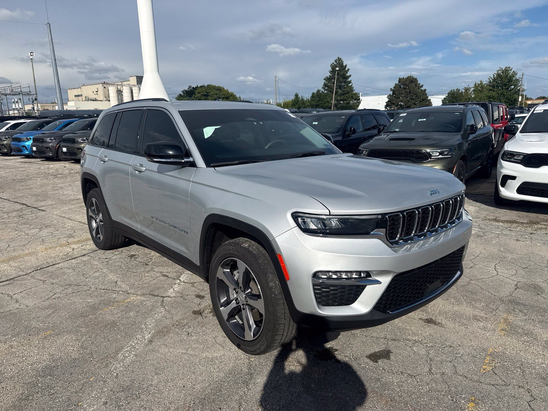 Used 2023 Jeep Grand Cherokee 4WD 4xe image 4