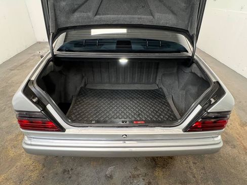 Used 1995 Mercedes-Benz E 320 Sedan image 23