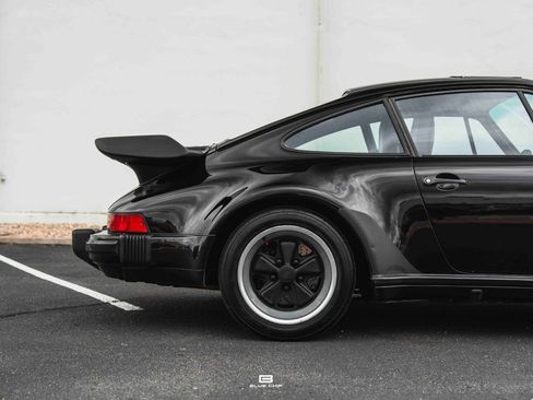 Used 1987 Porsche 911 Carrera RWD image 11