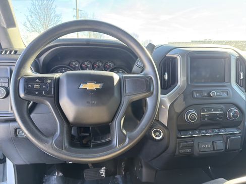 Used 2024 Chevrolet Silverado 2500 W/T image 13