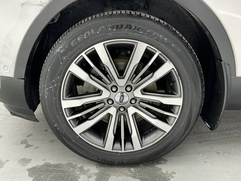 Used 2017 Ford Explorer Platinum image 17