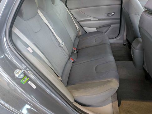 Used 2024 Hyundai Elantra SE image 17